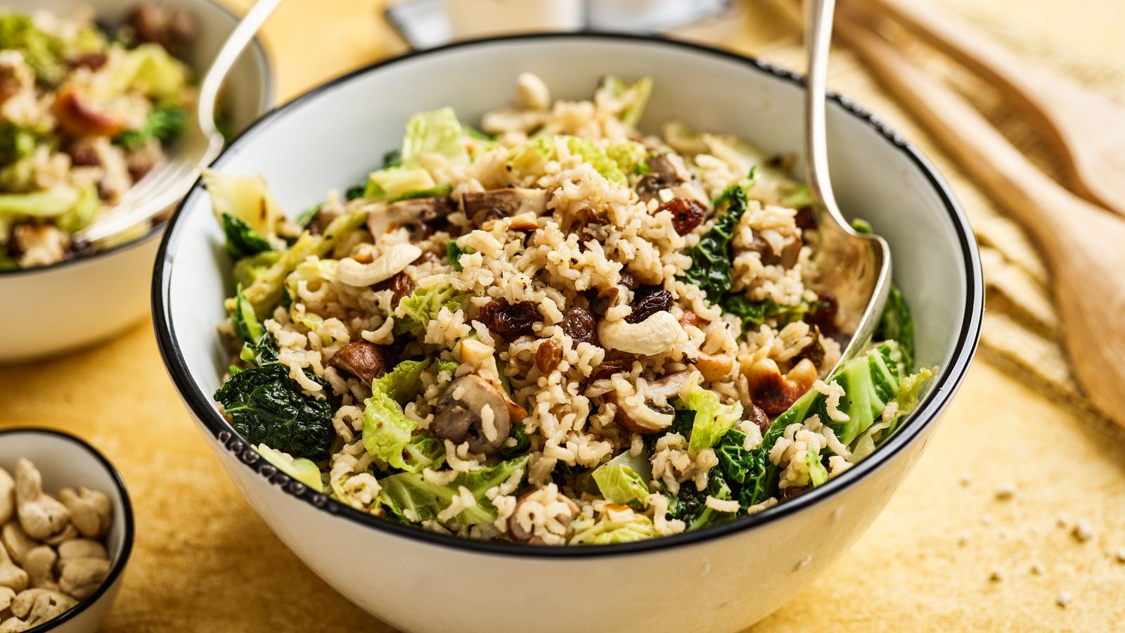 Gemüse-Reis-Salat – nussig, süss und gesund