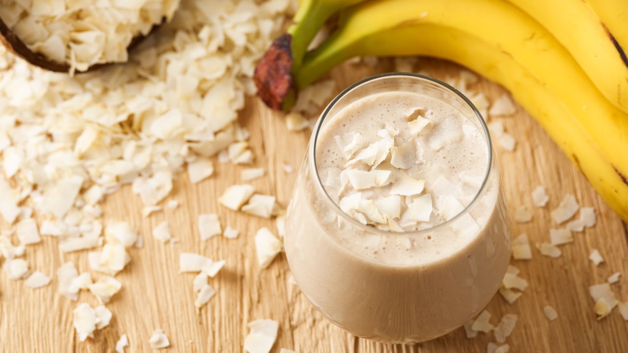 Kokosshake mit Bananen – einfach, schnell und gesund