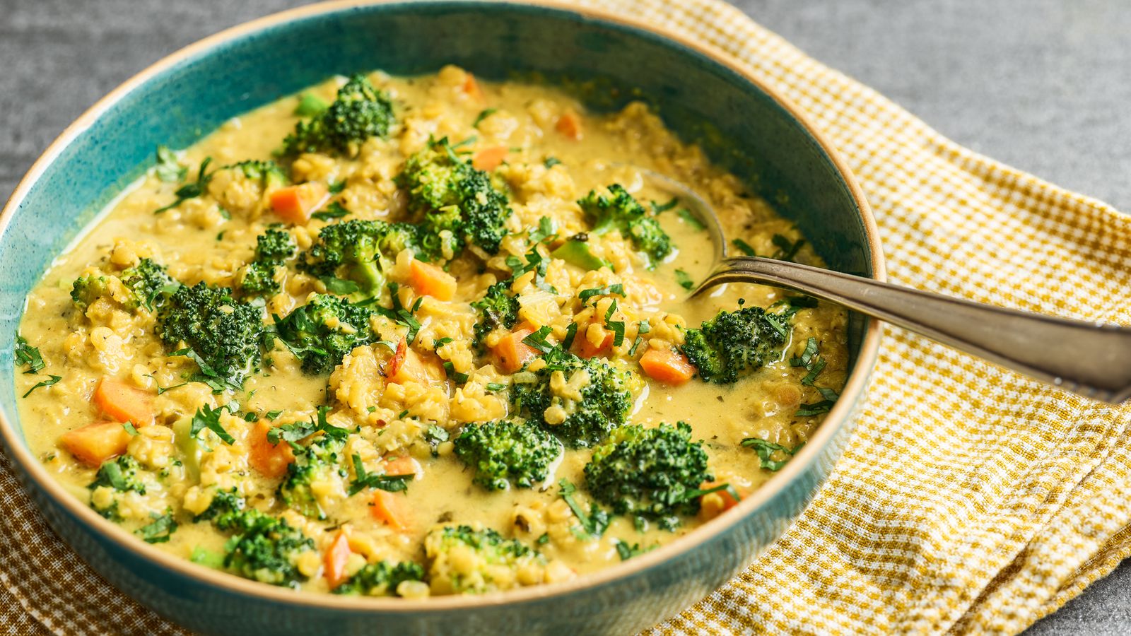 Linsen-Curry mit Brokkoli und Karotten