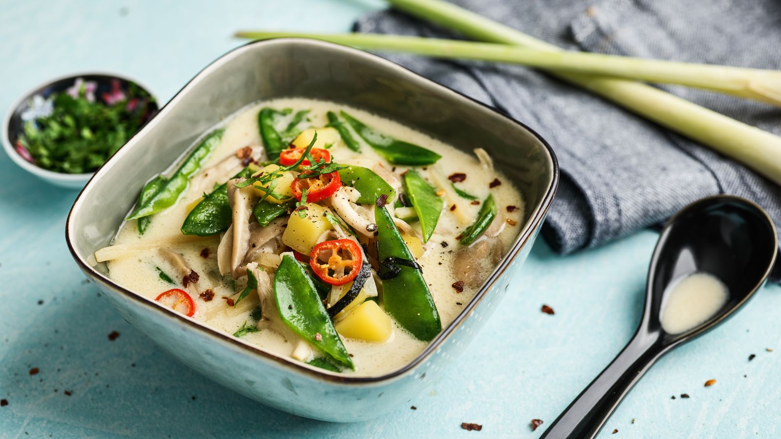 Kokosmilch-Suppe – thailändisch (Tom Kha Gai)