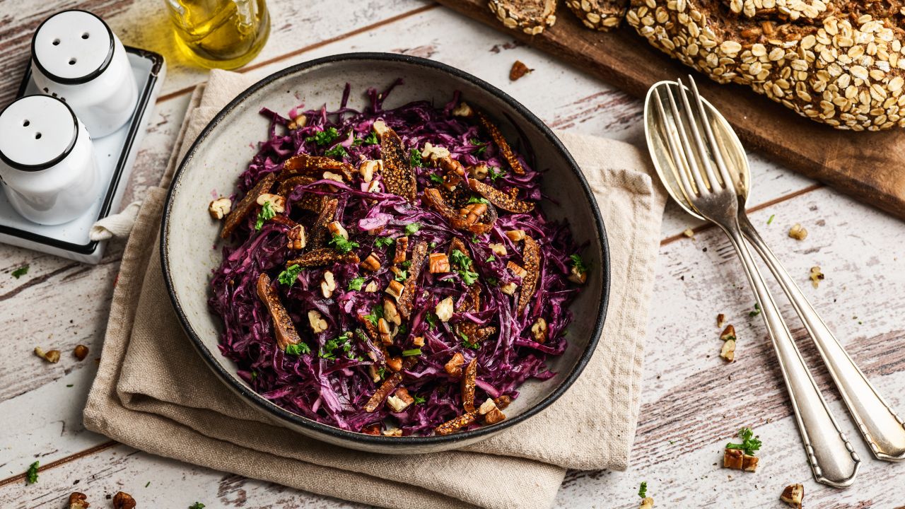 Rotkohl-Salat mit Feigen - vegan und basenüberschüssig