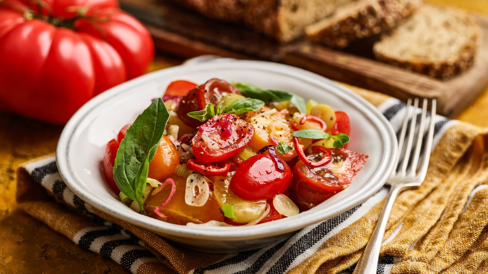 Tomatensalat mit Chili an Limetten-Dressing
